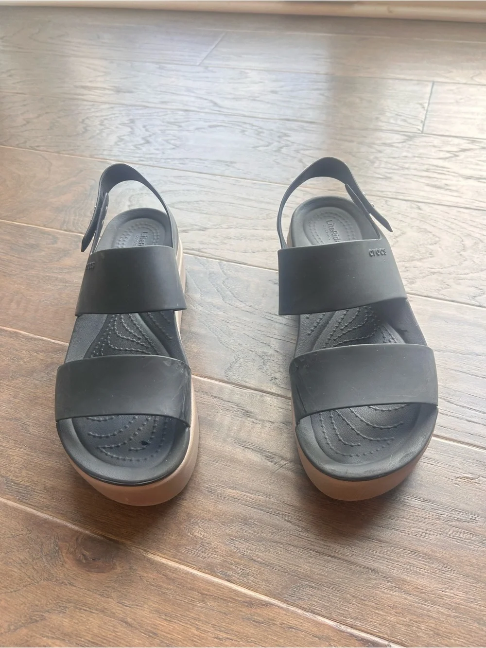 Crocs Women's Black/Mushroom Brooklyn Low Wedge Sandals Sz 7